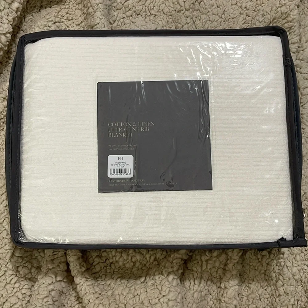 NWT- Restoration Hardware - Cotton & Linen Ultra-Fine Rib Blanket (full/queen)
